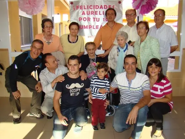T&iacute;a Aurelia cumple cien a&ntilde;os. Un regalo de Jos&eacute; Ignacio G&oacute;mez