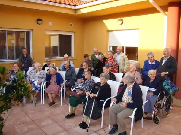 T&iacute;a Aurelia cumple cien a&ntilde;os. Un regalo de Jos&eacute; Ignacio G&oacute;mez