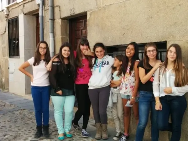 Jóvenes estupendas disfrutan de la ruta gastronómica