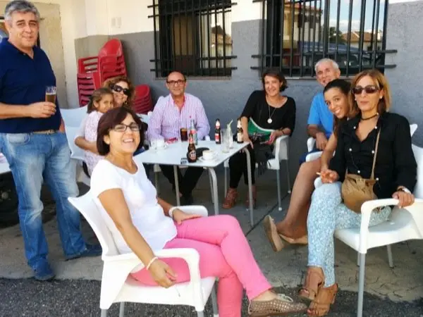 Grupo de soyanos disfrutando del aperitivo
