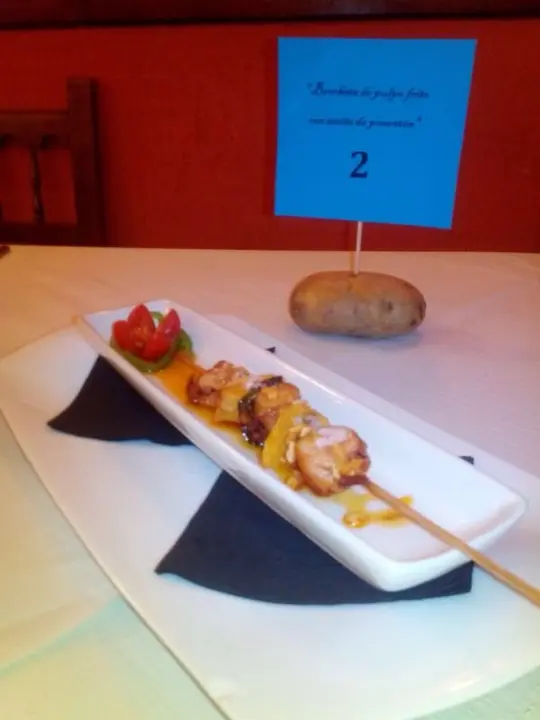 Brocheta de pulpo, del Redoble, ganadora de la II Ruta de la Tapa