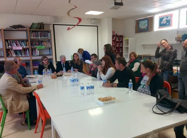 Inicio de la reunión de las autoridades de Educación con la comunidad educativa soyana