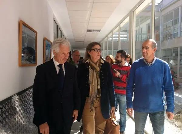 Visita de las autoridades educativas el centro IESO Valles de Gata