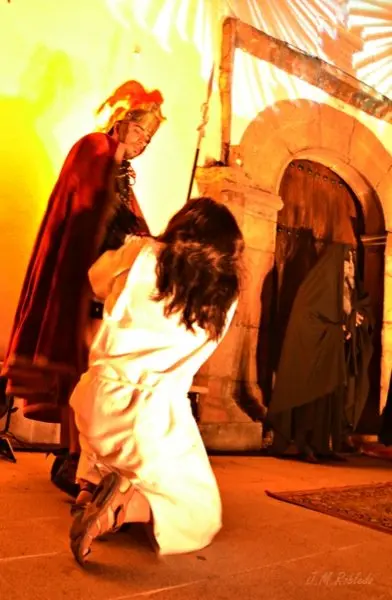 Un romano arrastra a Jes&uacute;s. La Pasi&oacute;n. Torrecilla de los &Aacute;ngeles. JMRV