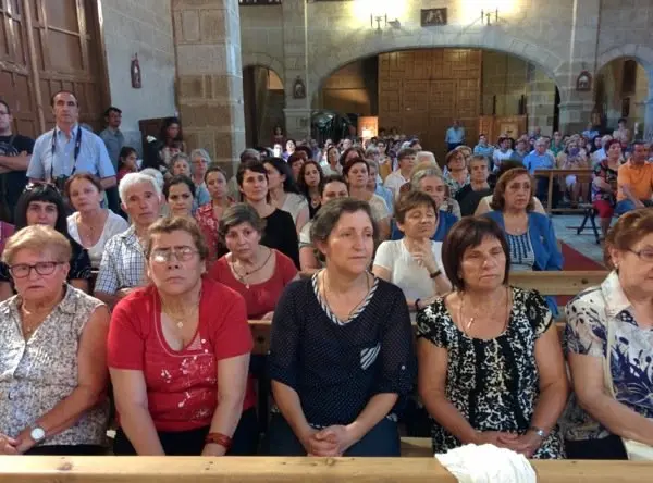 Asistentes durante la misa