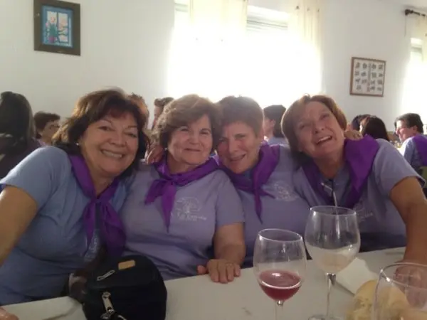 Un bonito posado antes de la comida en la Escuela Hogar
