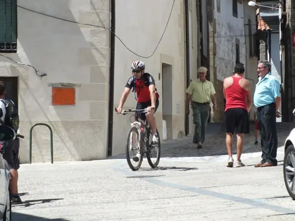 Participantes en la II Quedada BTT Las Callejas de Hoyos. CHEMA HERN&Aacute;NDEZ