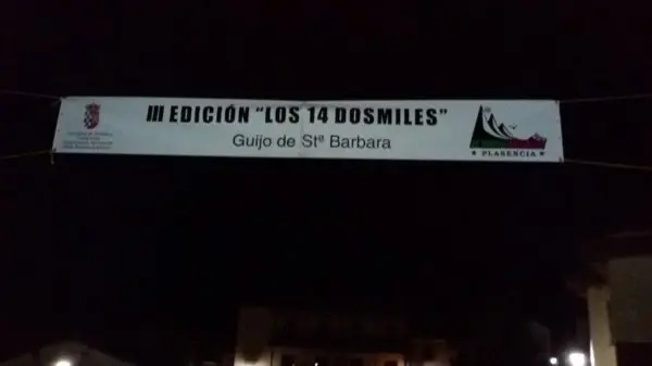 Salida y meta de la tercera edici&oacute;n "Los 14 Dosmil" del Club de Monta&ntilde;a Valcorchero. IMAGEN CEDIDA POR ANG&Eacute;LICA MONTEJO