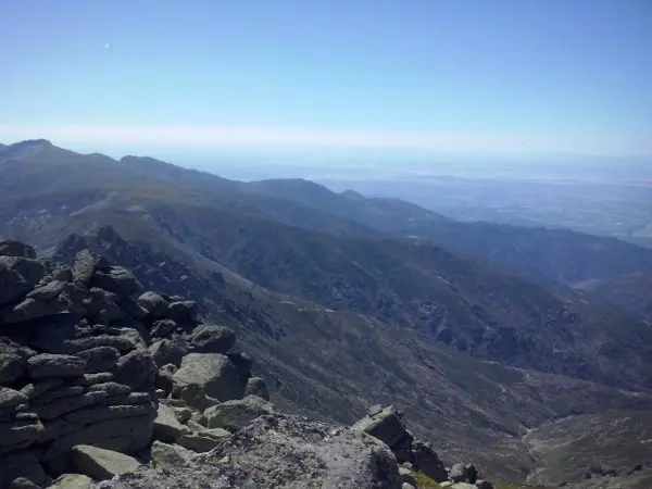 Vistas sobre Gredos espectaculares en la III 14 Dosmil del Club Valcorchero. IMAGEN CEDIDA POR ANG&Eacute;LICA MONTEJO
