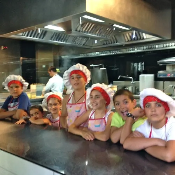 Kevin, Iker, Erika, Javier, Ilsa, Pilar y Jaime