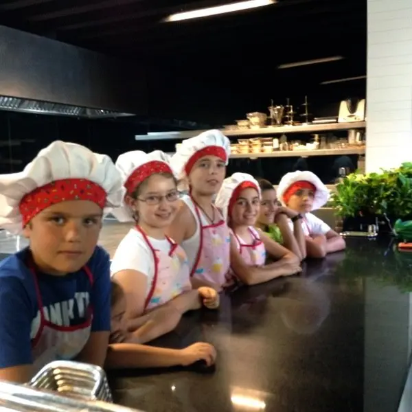 La pandilla en la cocina