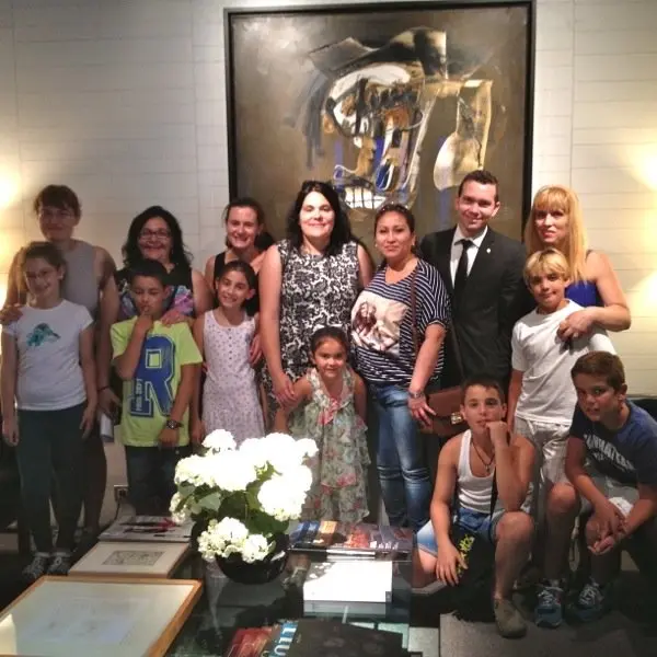 Foto de familia al finalizar la visita en el Atrio