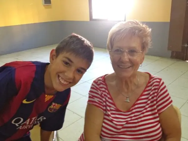 Abuela y nieto disfrutan con los cocineros en el programa Master Junior Cocina de Perales del Puerto