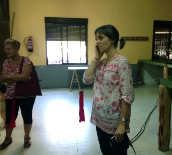 Elena Esnaola, miembro de C&aacute;ritas, durante un intermedio