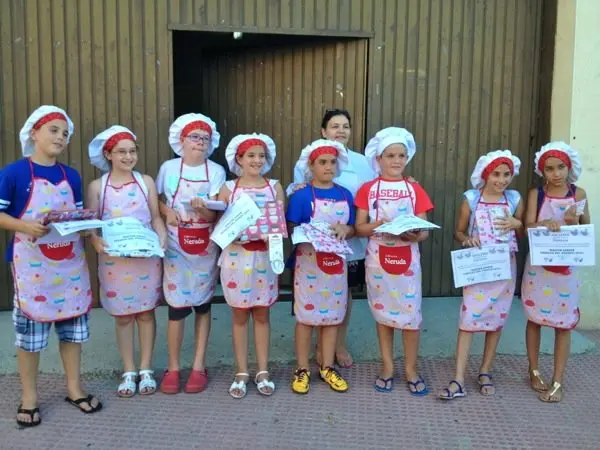 Montse Morientes con sus ocho cocineros