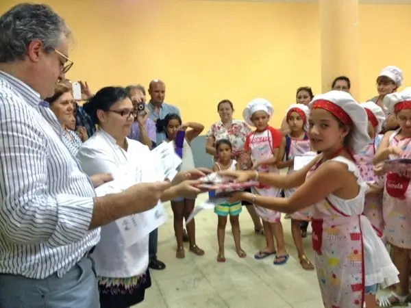 Carla recoge su diploma
