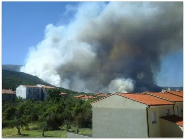Incendio del 6 de agosto en Acebo visto desde la localidad. &Aacute;ngel Garc&iacute;a