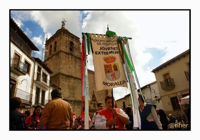 Moraleja siempre presente en los actos de solidaridad con Sierra de Gata tras el incendio. Imagen del s&aacute;bado, 10 de octubre, en Acebo durante la celebraci&oacute;n de Reverdeceremus. ANHER para www.sierradegatadigital.es                                    