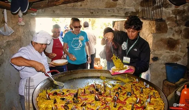 Gran paellada tras la ruta de oto&ntilde;o a Trevejo. Un &aacute;lbum de ANHER para www.sierradegatadigital.es                                                  