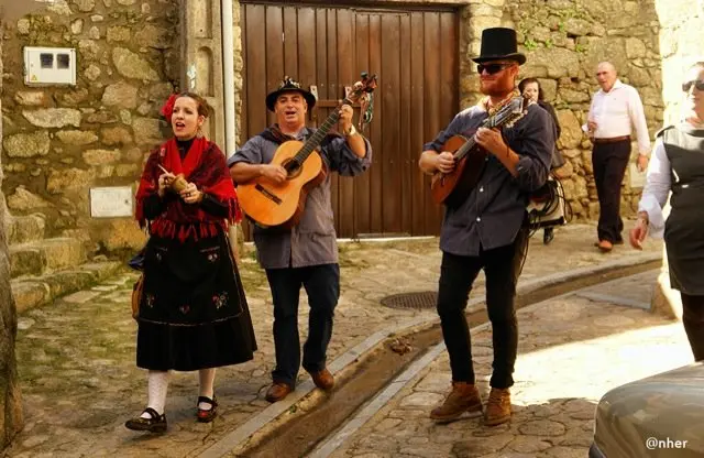 La localidad ma&ntilde;ega celebra San Marti&ntilde;o 2015. Un &aacute;lbum de ANHER para www.sierradegatadigital.es                                