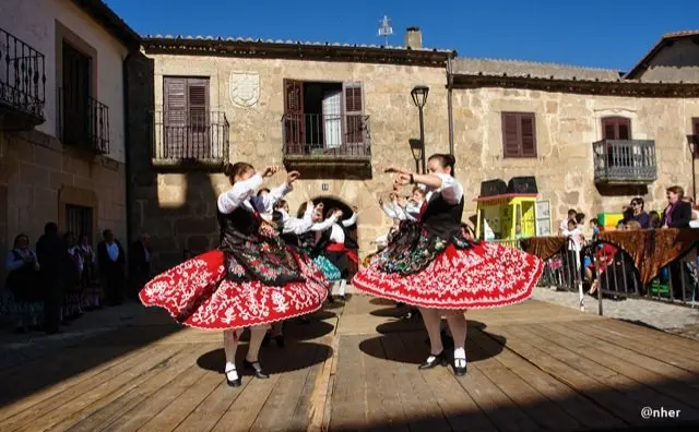 La localidad ma&ntilde;ega celebra San Marti&ntilde;o 2015. Un &aacute;lbum de ANHER para www.sierradegatadigital.es                           