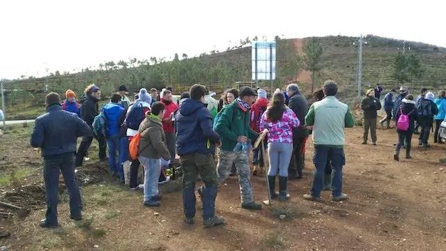 Voluntarios del Programa Plantabosques en la Sierra. CEDIDA