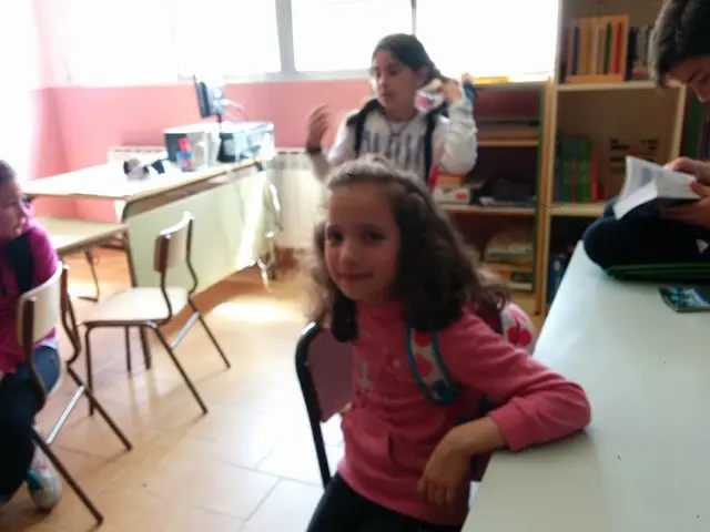 Colorando Sierra de Gata. Los estudiantes de 4&ordf; del CEIP Virgen de la Vega (Moraleja) visitan el CRA Almenara en su visita a Villasbuenas de Gata
