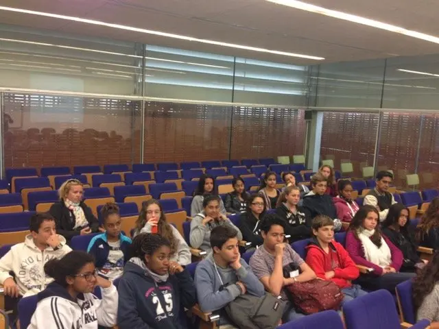 Estudiantres franceses de Isla Reunión visitan el Centro de Formación del Medio Rural de Moraleja 2