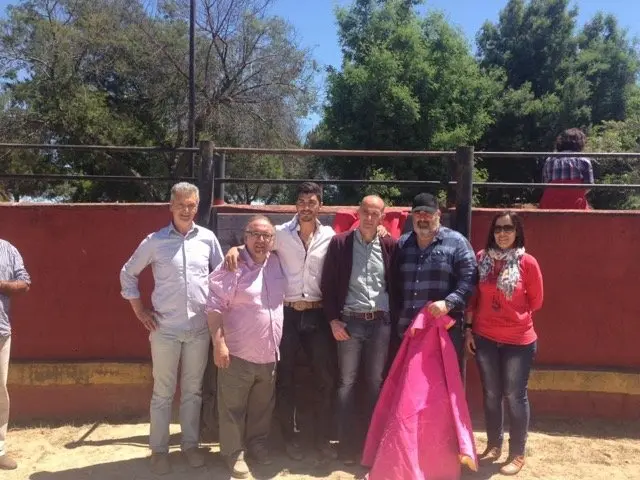 Un posado tras la faena de Jairo C&aacute;ceres en el tentadero de la finca El Espinel