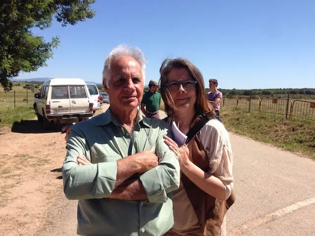 Sara Fontán, directora de esta casa, posa contenta con Leoncio Izquierdo