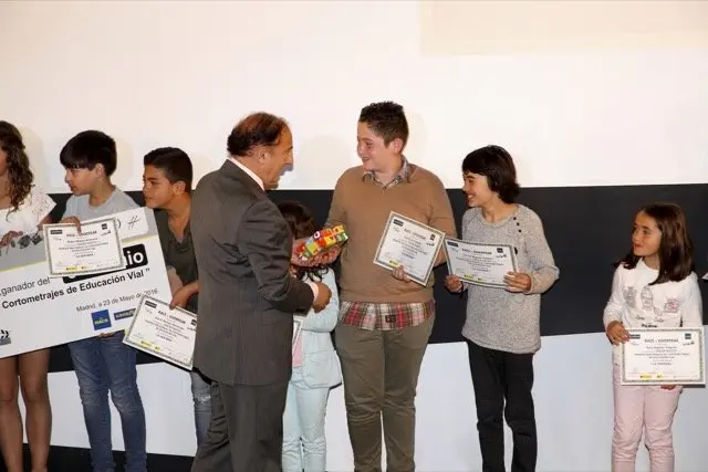 Los Trastillos en Madrid recogen el Tercer Premio en la IV Edición de los Premios Race sobre Seguridad Vial. CACHINUS DE CINES7