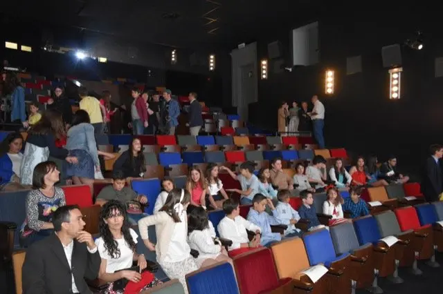 Los Trastillos en Madrid recogen el Tercer Premio en la IV Edición de los Premios Race sobre Seguridad Vial. CACHINUS DE CINES12