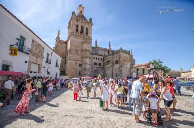Jueves Tur&iacute;stico en Coria 2015. Una imagen de Miguel Chaparro en www.sierradegatadigital.es