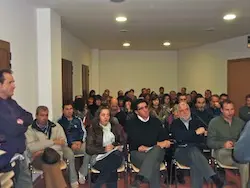 P&uacute;blico asistente a la primera reuni&oacute;n sobre Sierra de Gata, Paisaje Cultural