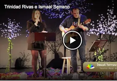Trinidad Rivas con Ismael Serrano en el Gran Teatro de Cáceres