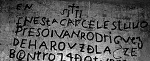 CAìRCEL DE CORIA. CAìCERES. Detale inscripcioìn Juan Rodriìguez de Haro 1711. Acebo