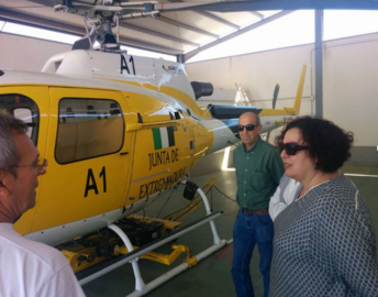 La consejera visita la base de Serradilla