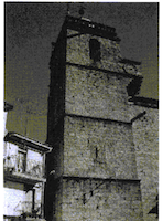 Torre de la iglesia de Acebo. En el segundo cuerpo se nota que ha sido borrado un escudo. ¿Era el de los duques de Alba como afirma la tradición? Fotografía de J.C. Rodríguez Arroyo