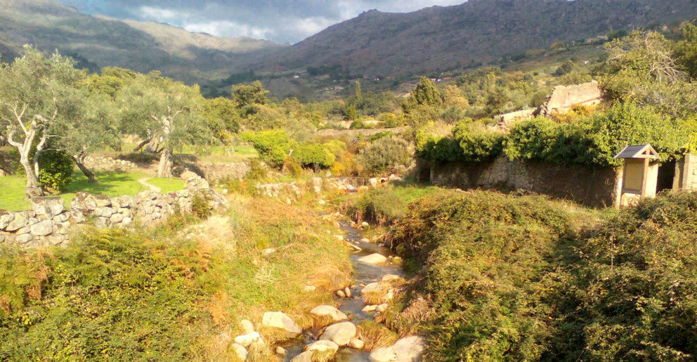 Imagen de la ruta del oro por Eljas. Fotografía cedida por  sierra degataeselotoño.com