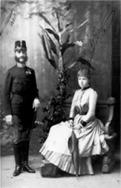 F. Barcia Viet. “Alfonso XII con María Cristina de Habsburgo”. Los Borbones. Sevilla 1885. (Dominio público)