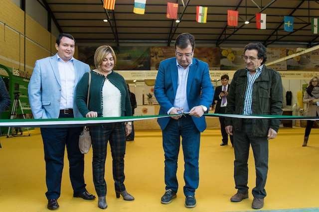 Inauguración IV Feria de la Apicultura en Las Hurdes