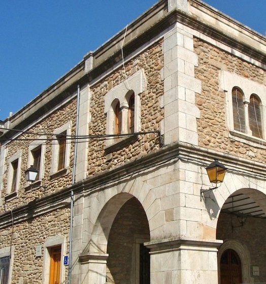 Ayuntamiento de Hoyos