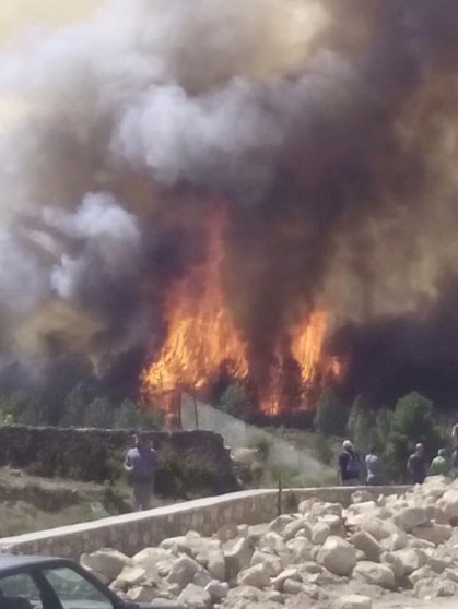 Imagen del incendio en Acebo de Sonia Seco Fernández para www.sierradegatadigital.es