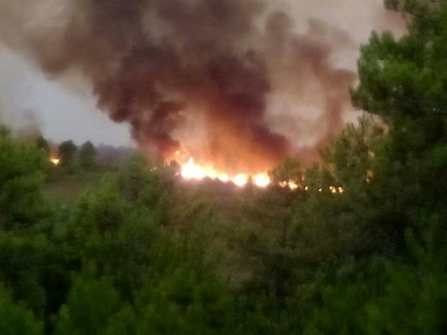 Incendio de Acebo visto desde Villasbuenas a las siete de la mañana www.sierradegatadigital.es