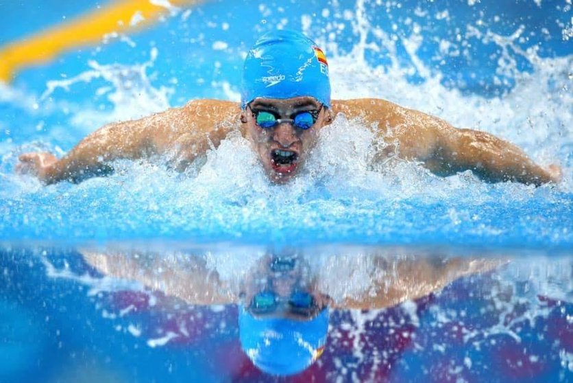 El nadador Alberto Lozano