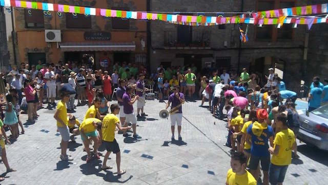 La juventud disfruta en Villamiel. ARCHIVO Facebook del ayuntamiento de Villamiel