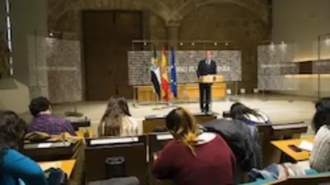 Jos&eacute; Antonio Monago en rueda de prensa