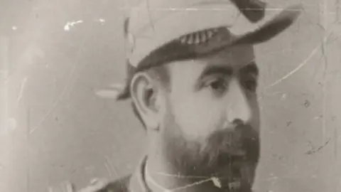 , DAR&Iacute;O BACAS PORTADA.jpg