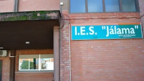 IES J&aacute;lama