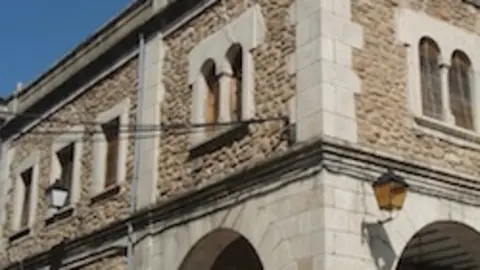 Ayuntamiento de Hoyos